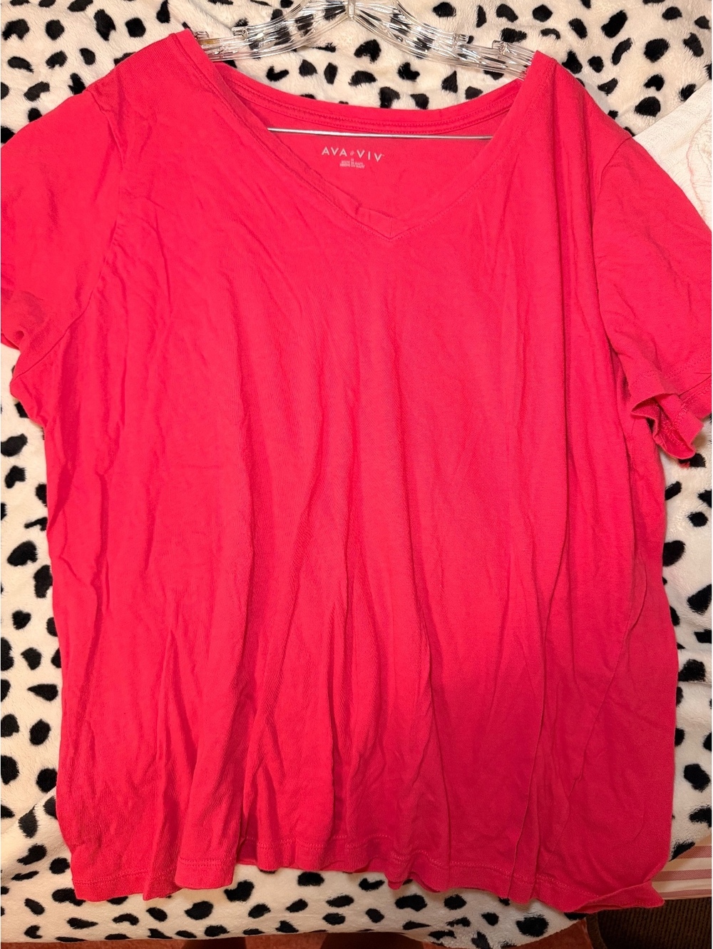 Ava & Viv Women's Plus Size Red V-Neck Short Sleeve T-Shirt,